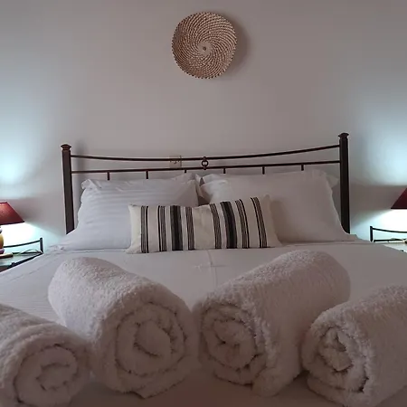 Nerissa 2, Two Bedroom Country House With Amazing Sea View *