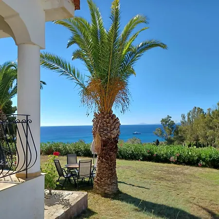Vakantiehuis Nerissa 2, Two Bedroom House With Sea View *