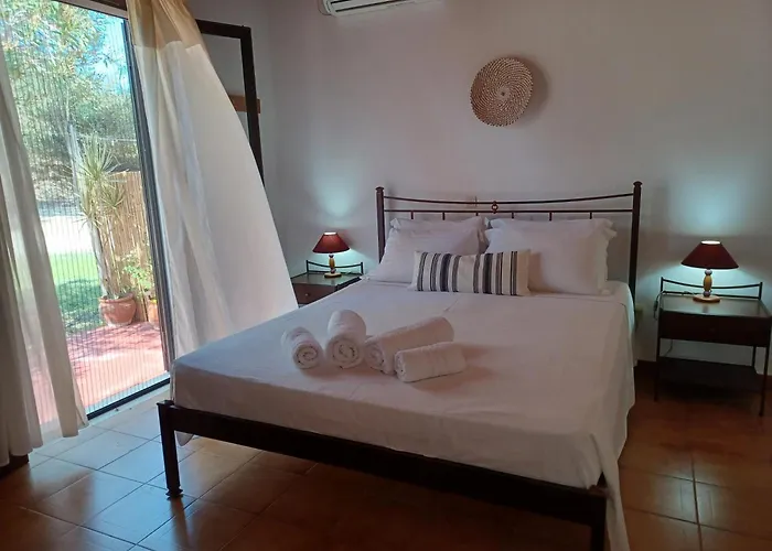 Nerissa 2, Two Bedroom Country House With Amazing Sea View Dom wakacyjny *