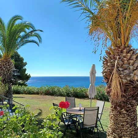 Nerissa 2, Two Bedroom House With Sea View 度假居 斯巴达